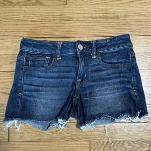 AMERICAN EAGLE OUTFITTERS Cut Off Denim Jeans Shorts - Sz 2